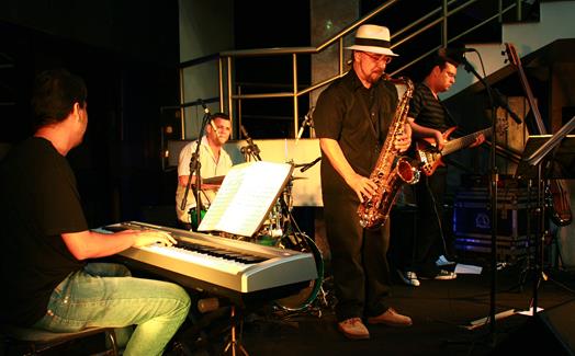 http://www.campos.rj.gov.br/newdocs/1387394433Clube_do_Jazz.jpg