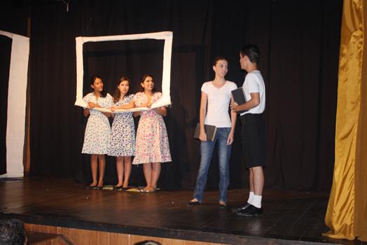 http://www.campos.rj.gov.br/newdocs/1387449921Aula_Inaugural_do_Curso_Livre_de_Teatro_2.JPG