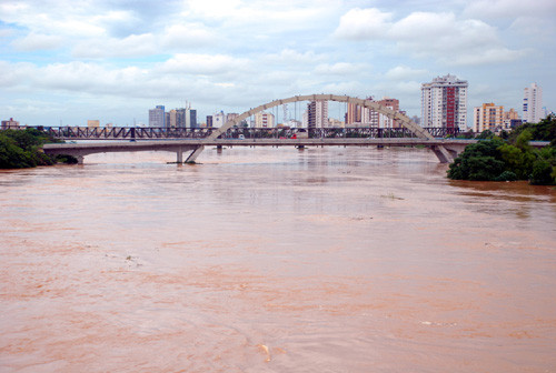 Várias ações de limpeza e despoluição do Rio Paraíba do Sul vão ser realizadas neste sábado (Foto: Antônio Leudo)
