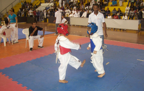 Crianças da FME em Campeonato Infantil na sede da instituição (Foto: Divulgação)