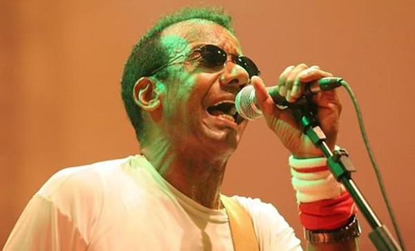 O cantor Jorge Ben Jor será a atração deste sábado (14), às 22h, no palco da Aldeia do Sol (Foto: Divulgação)