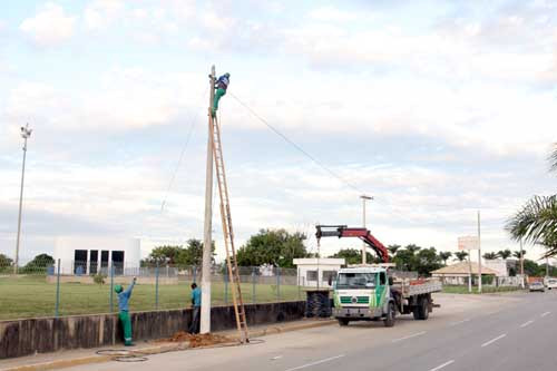 A iluminação para o carnaval reforça ainda mais a segurança no local (Foto: Check)