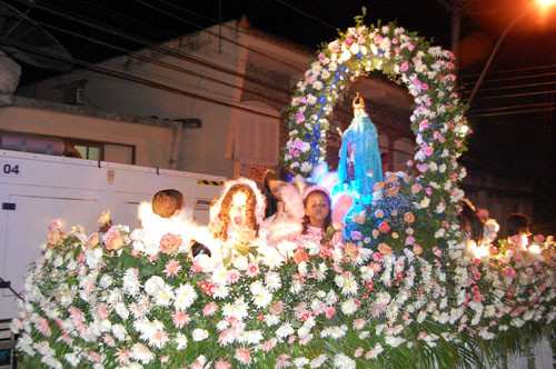 A Festa de Nossa Senhora da Penha, em Tócos, uma das tradicionais festas da baixada campista, traz em comemoração ao seus 101 anos uma programação repleta de eventos religiosos e shows (Foto: Divulgação)