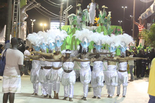 Comissão de frente da Unidos de Ururaí (Foto: Gerson Gomes)