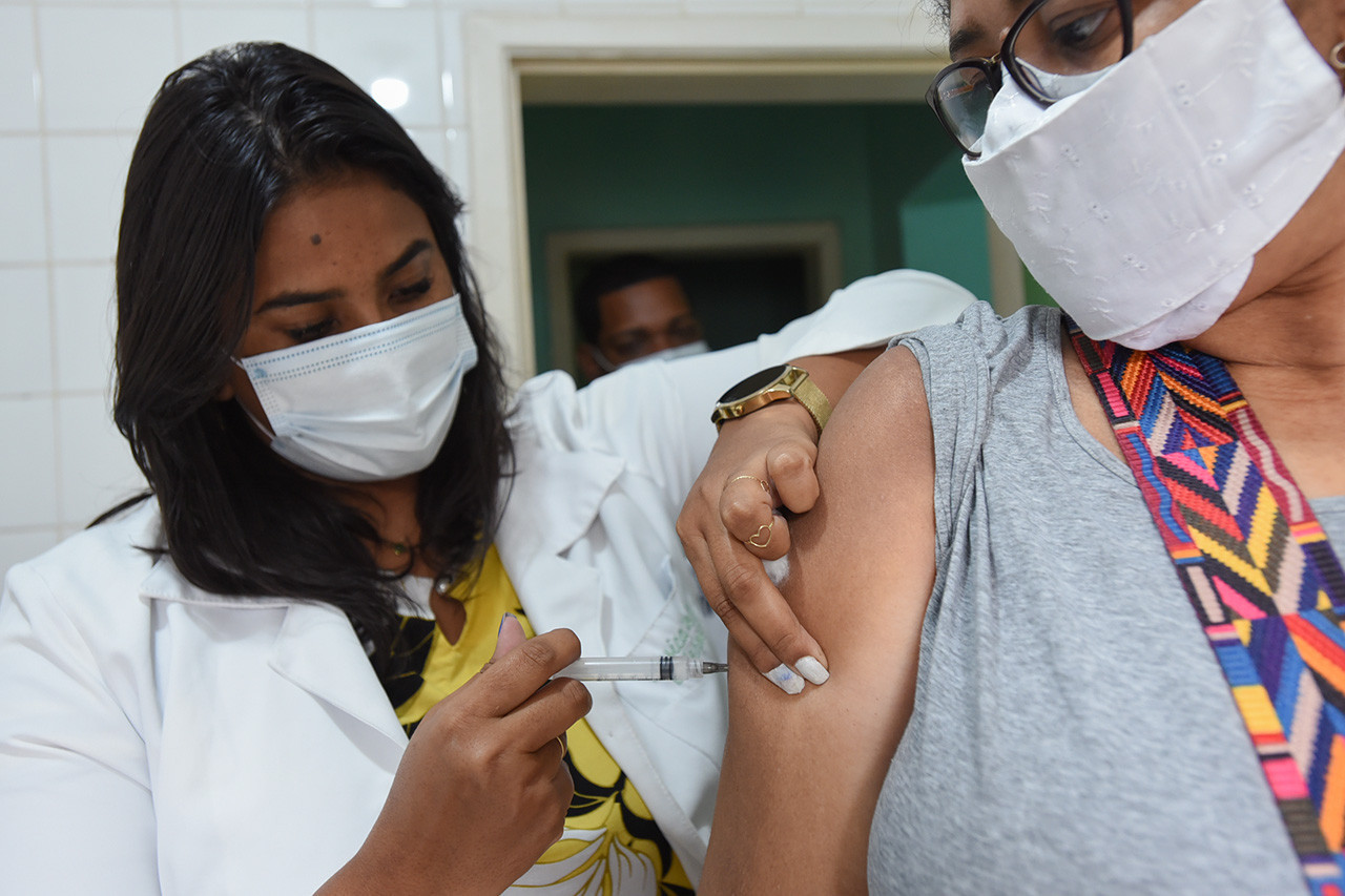 Vacina contra a gripe liberada para toda a população a partir de 6 meses de  vida