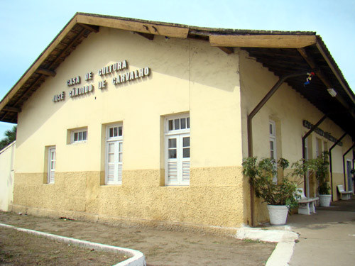 A Casa de Cultura José Cândido de Carvalho, em Goitacazes  realiza a partir desta quinta-feira (05), até sábado (07), das 10h às 18h, a Feira de Artesanato Arte na Estação (Foto: Marcelo Esquef)