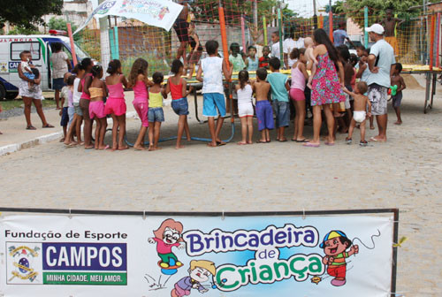 O projeto Brincadeira de Criança percorre todo o município (Foto: Antônio Leudo)
