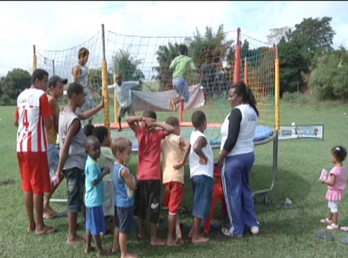 As crianças e adolescentes participam das atividades durante todo o dia, das 10h às 17h (Foto: Divulgação)