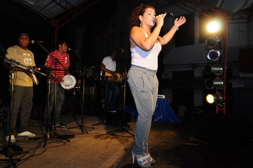 A cantora Helena Rangel será a atração neste Fim de Tarde. O valor simbólico é de R$1 (Foto: César Ferreira)