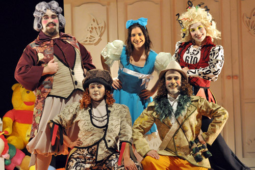 A Menina que mofou nas férias, se apresentará neste domingo (29), no Teatro Tiranon (Foto: Divulgação)
