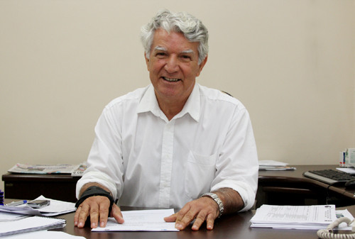 O diretor do hospital, Edson Batista, lembra que o encontro vai marcar as mais de 200 cirurgias de catarata realizadas no hospital (Foto: Gerson Gomes)