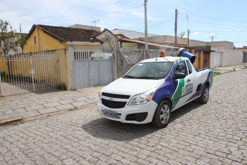 Os carros fumacês estão circulando desde de segunda-feira, na campanha Dengue Mata (Foto: Rogério Azevedo)