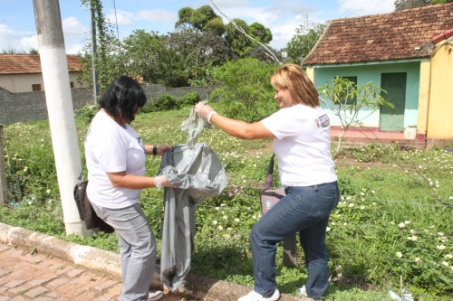 Agentes do CCZ visitaram mais de 5 mil imóveis no primeiro grande mutirão, em Travessão (Foto: Antônio Leudo)