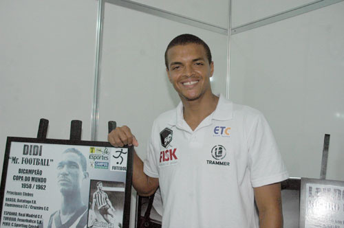 Em apenas dois anos o bodyboarder Bruno Invik deixou as ondas da praia do Farol de São Tomé para representar o Brasil nas Ilhas Canárias no Campeonato Mundial de Bodyboarding, com o apoio da Fundação Municipal de Esportes (Foto: Check)