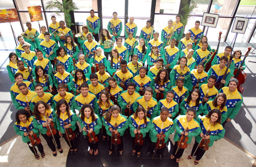 Orquestra Mariuccia Iacovino, da ONG Orquestrando a Vida, do Centro Cultura Musical de Campos (CCMC) (Foto: Divulgação)