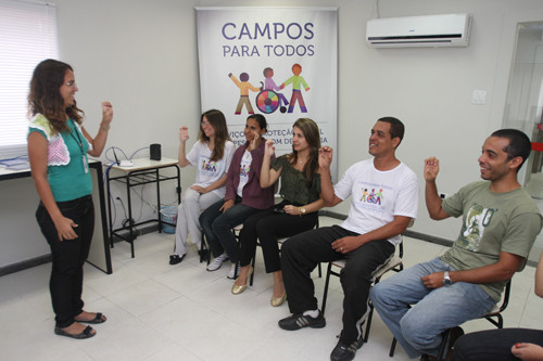 O órgão é referência para atendimento a pessoas com qualquer tipo de deficiência (Foto: Rogério Azevedo)