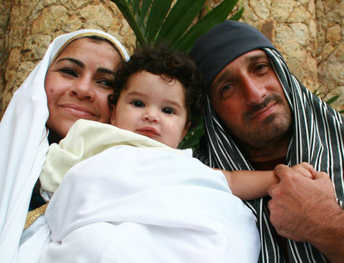 A Prefeitura de Campos, através da Fundação Trianon, apresenta nesta quinta-feira (22), às 20h, na Praça São Salvador a encenação do nascimento do Menino Jesus (Foto: Divulgação)