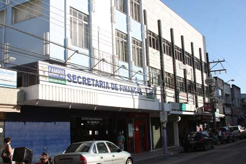 O interessado em acertar a dívida deve a Secretaria de Finanças do município e solicitar o plano de pagamento (Foto: Jônatas Manhães)