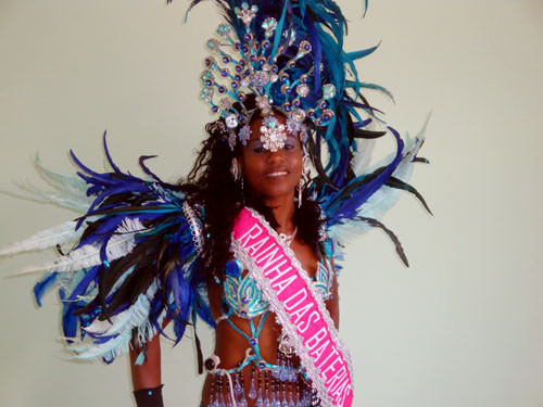 A passista Mara Sheila, da Bateria do Boi Nova Aurora, foi eleita nesta madrugada, a Rainha das Baterias do carnaval (Foto: Divulgação)