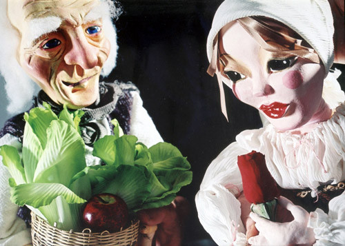 Na tarde desta quinta-feira (15), após a passeata de abertura do Encontro de Teatro de Bonecos, o Teatro Trianon apresentará, com entrada franca, o espetáculo O velho da horta (Foto: Divulgação)