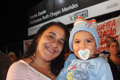 Tátila Suelen Bômaro de Andrade Reis, durante a inauguração da Creche Professora Ruth Chagas Manhães, equipada para acolher bebês e crianças na faixa etária de três meses a três anos (Foto: Gerson Gomes)