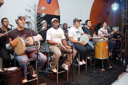 O Grupo Dibobeira se apresenta hoje (segunda-feira, 4), no projeto Fim de Tarde, a partir das 18h30, no Teatro de Bolso Procópio Ferreira (Foto: Divulgação)