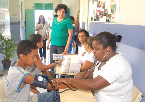 A equipe de enfermagem fará aferição de pressão arterial, peso e medida, além da aferição da taxa de glicemia capilar (Foto: Check)