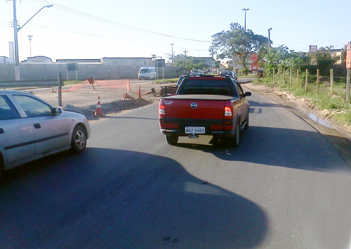 Como o acesso a Penha é feito pela avenida que atravessa o bairro do Beco, em apenas uma pista, uma alternativa teve que ser encontrada (Foto: Divulgação)
