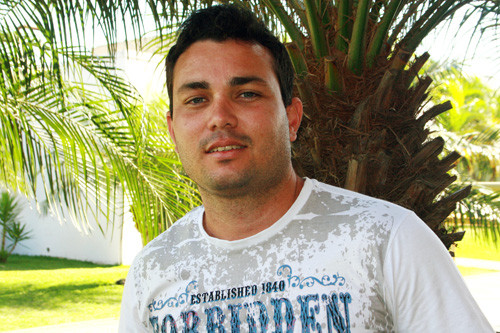 O músico comemora 10 anos de carreira, apresentando um show com MPB e sucessos de cantores por ele considerados referência em sua carreira (Foto: Divulgação)