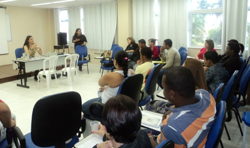 A capacitação foi dirigida aos servidores que atuam na Secretaria Municipal da Família e Assistência Social (Foto: Divulgação)