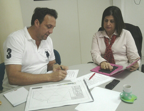 Em reunião com o presidente da Fundação Municipal de Esportes, a prefeita Rosinha Garotinho traçou as próximas ações a serem implantadas na área de esporte (Foto: Divulgação)