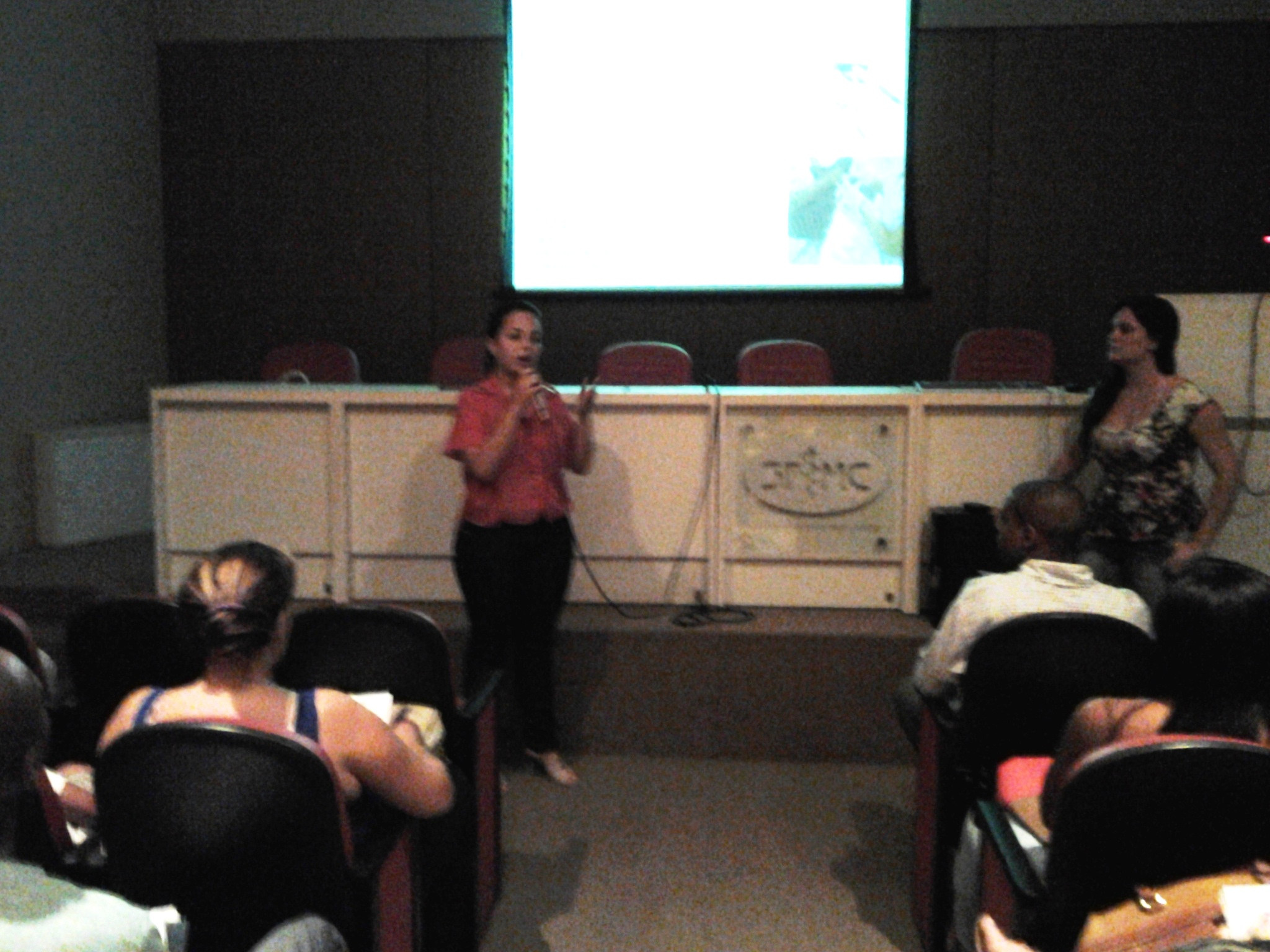 A Vigilância Sanitária realizou nesta segunda-feira (26) curso em biossegurança na área da beleza e estética direcionada aos profissionais da área (Foto: secom)