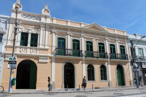Prédios como o do Museu Histórico de Campos guardam parte da história de Campos (Foto: Secom)