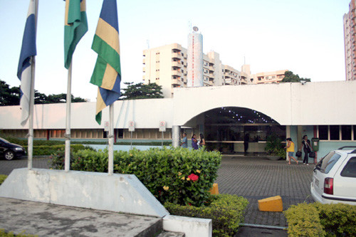 O atendimento na sede da prefeitura retorma na quarta-feira, depois do meio dia (Foto: Antônio Leudo)