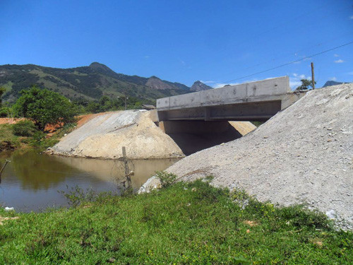 Entre as novas pontes, que foram construídas, estão a de Rio Preto, em Morangaba (Foto: Divulgação)