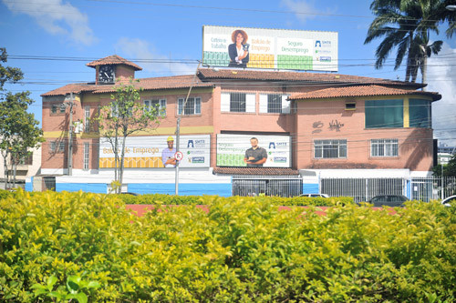 Os candidatos interessados devem se dirigir ao Balcão de Empregos portando carteira de trabalho e currículo (Foto: Secom)