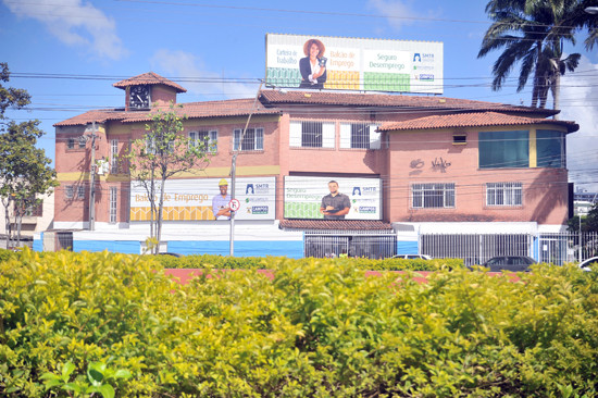 O Balcão de Emprego fica na Avenida 28 de Março, 533, esquina com a Avenida José Alves de Azevedo (antiga Beira- Valão) (Foto: Secom)