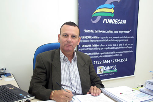 O presidente do Fundecam, Otávio Amaral, destaca a importância do Programa de Microcrédito (Foto: Antonio Leudo)