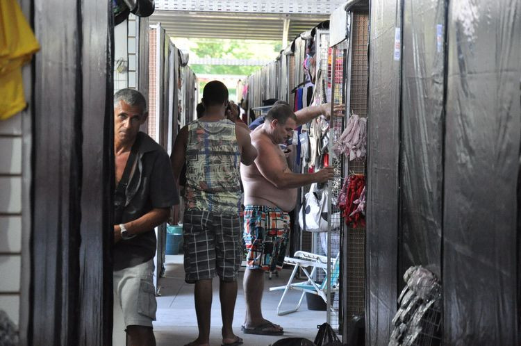 Os ambulantes terão melhores condições de trabalho no espaço provisório do Shopping Popular (Foto: Roberto Joia)