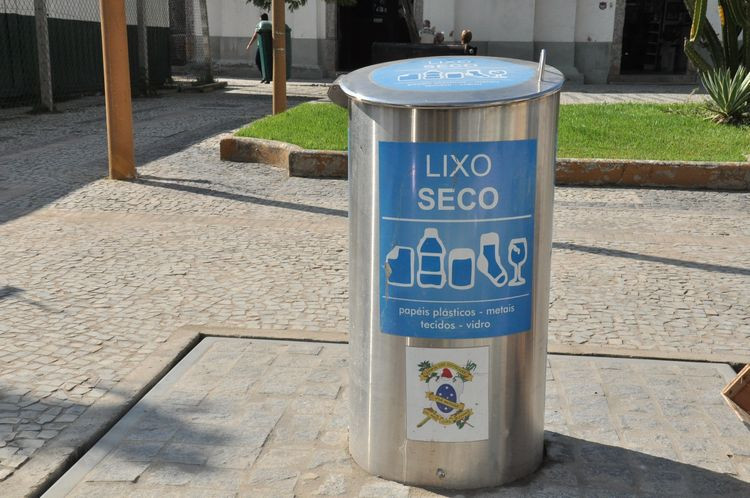As lixeiras subterrâneas fazem parte das obras revitalização do Centro Histórico (Foto: Roberto Joia)