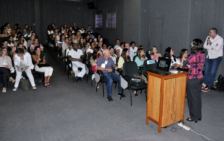 O diretor de Vigilância em Saúde da Secretaria de Saúde, Charbell Kury, foi um dos convidados da 1ª Jornada de Neonatologia da UTI Neonatal Nicola Albano (Foto: )