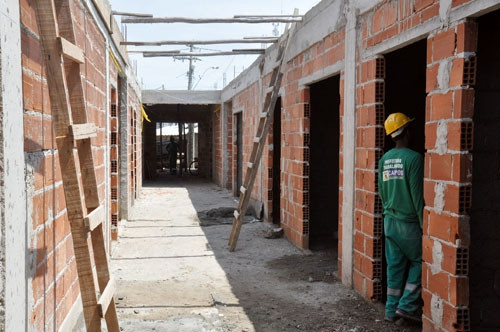Na Penha, um novo prédio está sendo erguido e A UBS vai funcionar 24 horas (Foto: Secom)