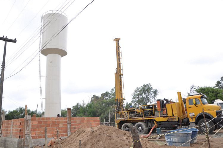 2.500 moradores serão beneficiados em cerca de 550 residências (Foto: Roberto Jóia)