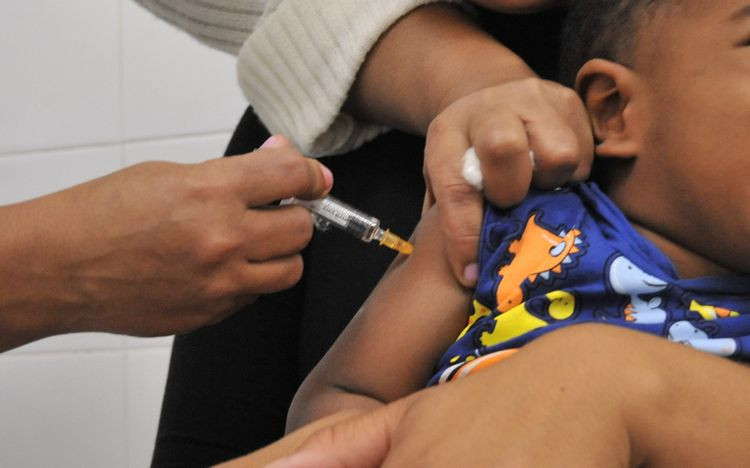 Enquanto a hepatite A assusta moradores da Comunidade Camarista Méier, na Zona Norte do Rio de Janeiro, o município de Campos registrou queda de cerca de 80% da presença do vírus (Foto: Secom)