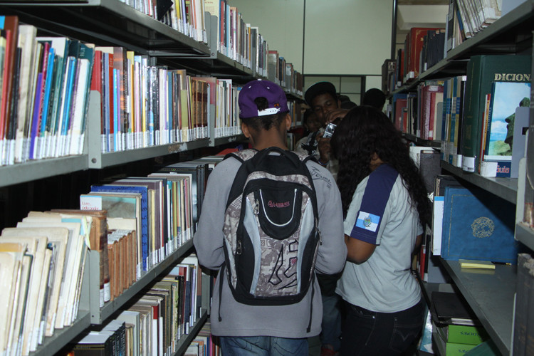 Devido as obras que estão sendo realizadas no prédio do Palácio da Cultura, a Biblioteca Municipal Nilo Peçanha, que funciona no mesmo espaço, está mudando de local (Foto: Secom)