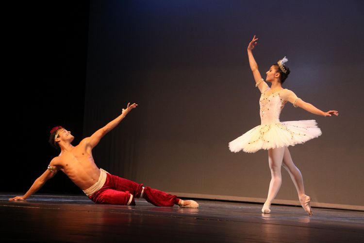 Encerrando a programação das comemorações dos 16 anos do Teatro Municipal Trianon, o Corpo de Baile Municipal de Campos (Foto: Secom)