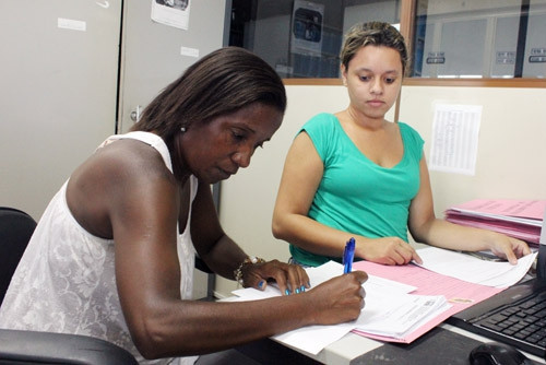 Cíntia tomou posse após concurso público (Foto: Secom)