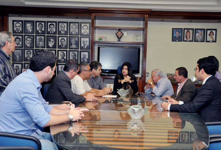 A prefeita Rosinha Garotinho se reuniu com dirigentes da CDL nesta segunda-feira (Foto: Gerson Gomes)