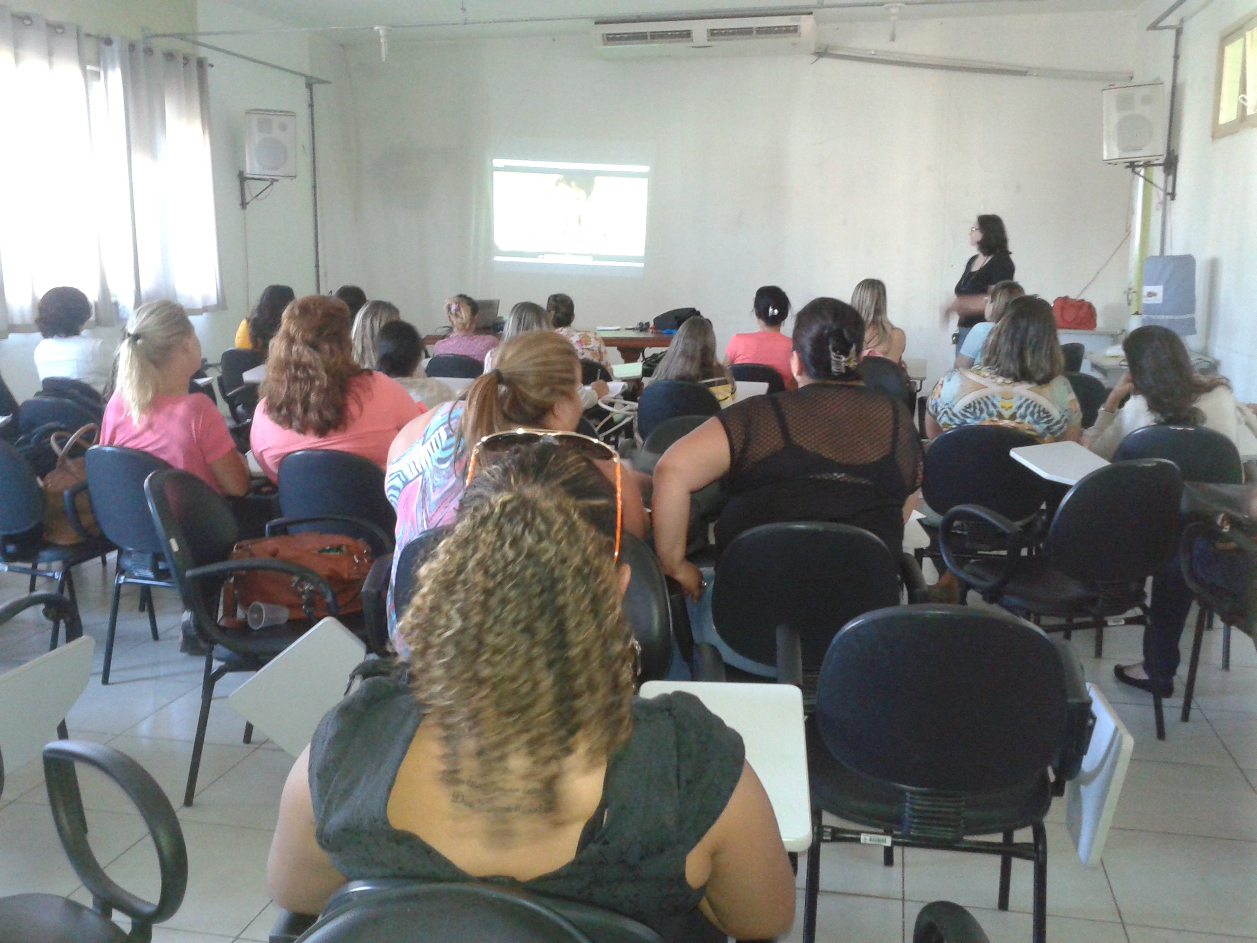 O curso começou nesta terça-feira, na Secretaria Municipal de Educação, Cultura e Esportes (Foto: Divulgação)