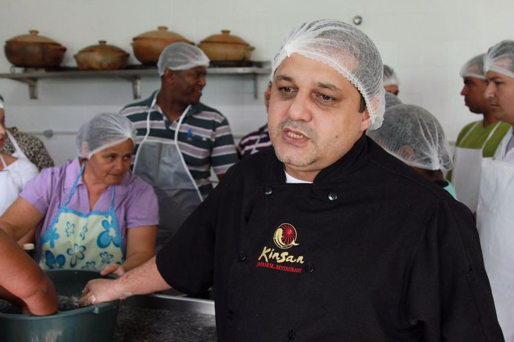 As aulas começarão no dia seguinte, às 16h, com o chef Júnior, nos altos do Balcão de Empregos. (Foto: Secom)